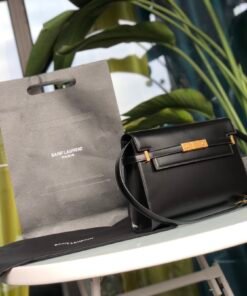 Yves Saint Laurent Manhattan BOX leather shoulder bag from overseas. Black2